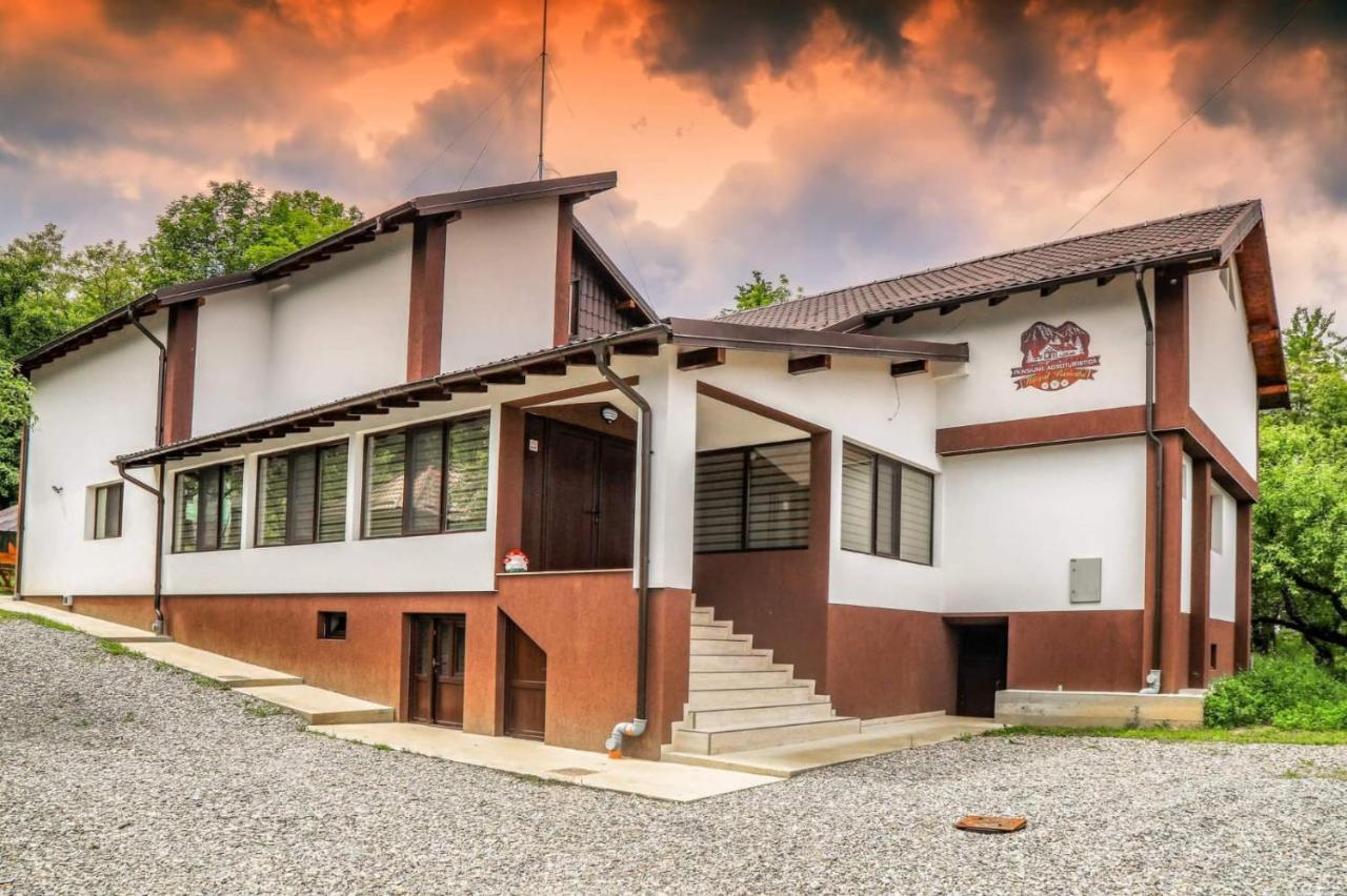Hatasul Bunicului Arefu Exteriér fotografie